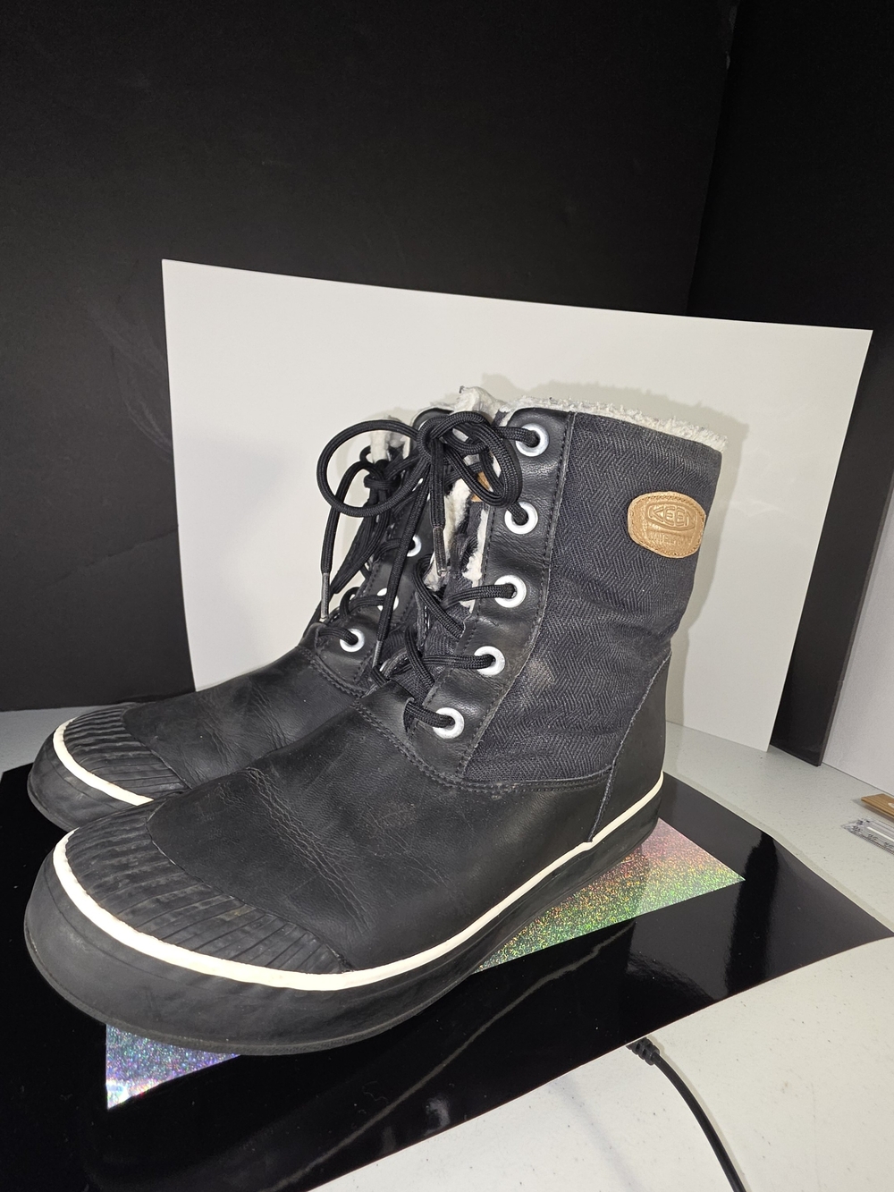 Keen Elsa Waterproof Winter Boots black Waterproof protection Sz 8.5 *flaw***
